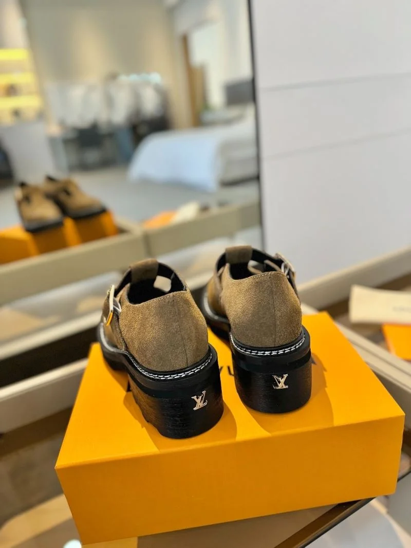 Louis Vuitton Low Shoes Cozy 31939