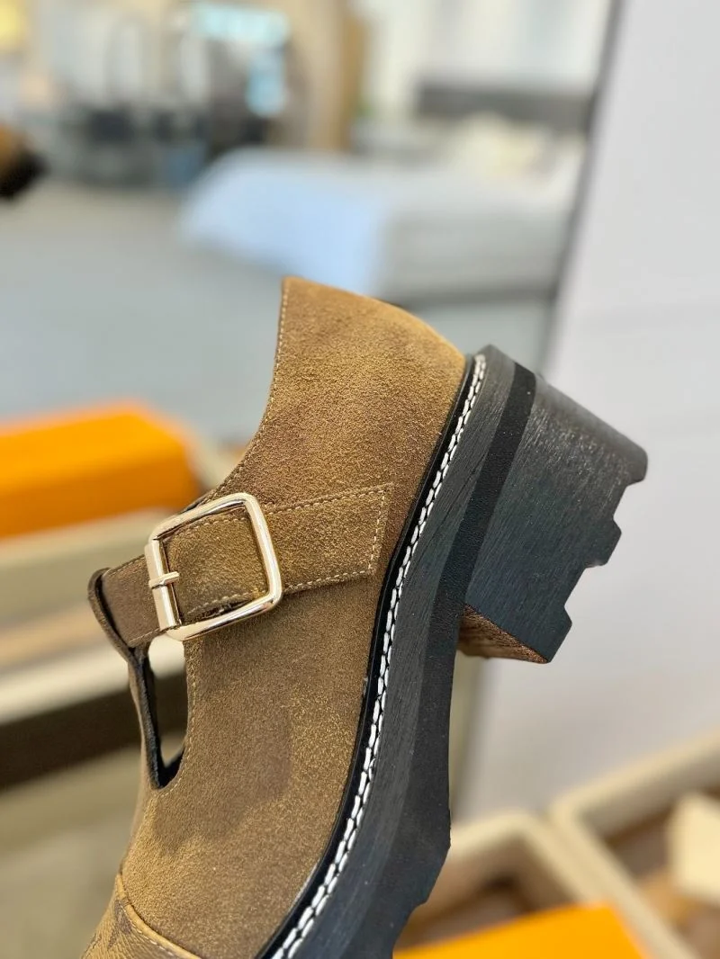 Louis Vuitton Low Shoes Cozy 31939
