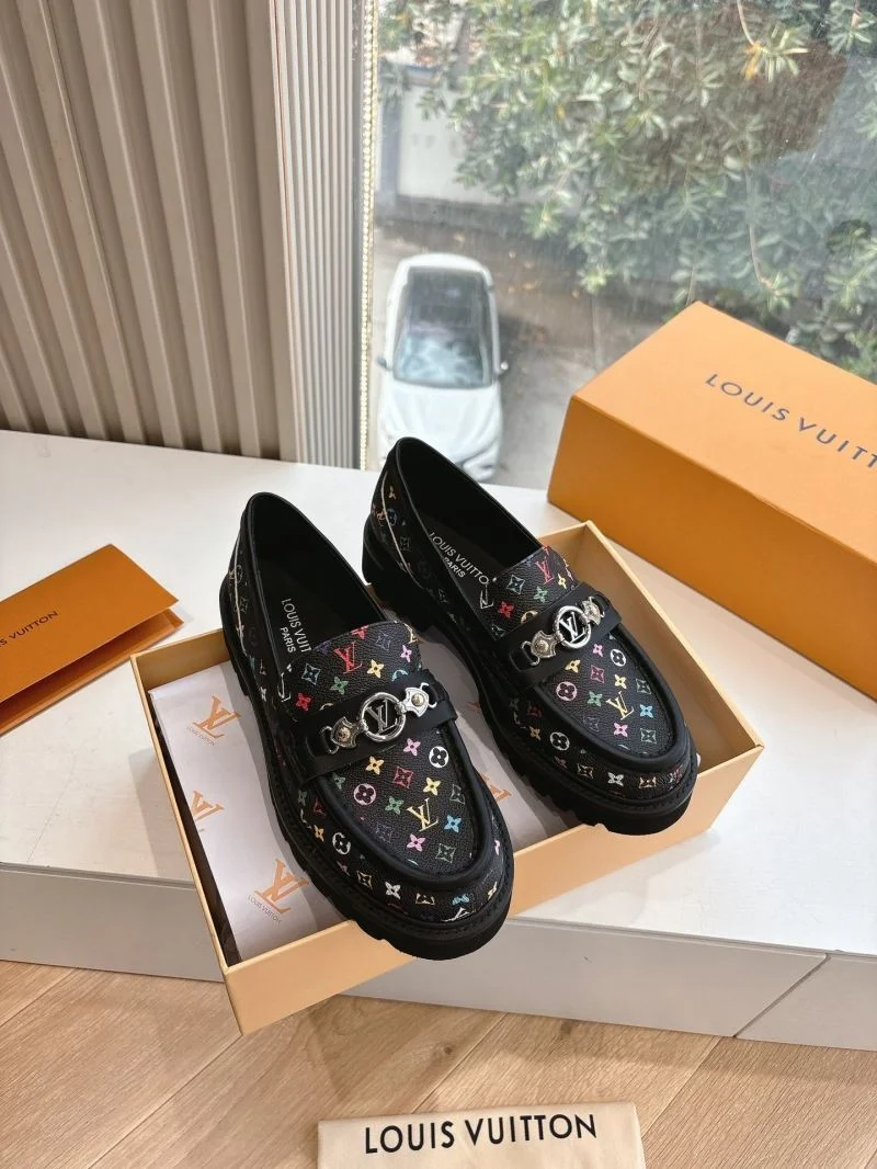 Louis Vuitton Low Shoes Flexible 31946
