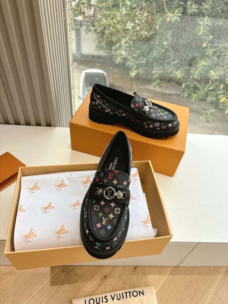 Louis Vuitton Low Shoes Flexible 31946