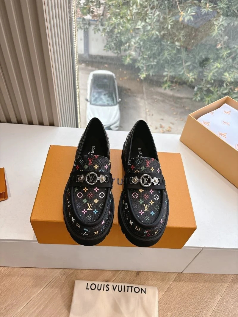 Louis Vuitton Low Shoes Flexible 31946