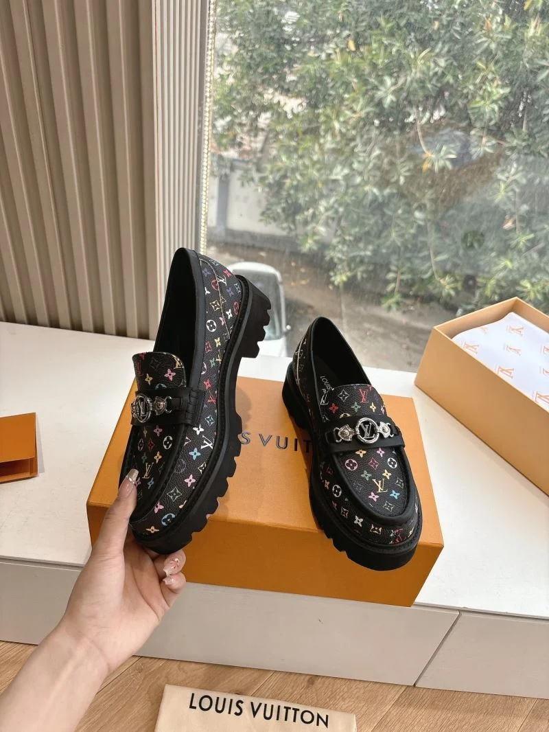 Louis Vuitton Low Shoes Flexible 31946