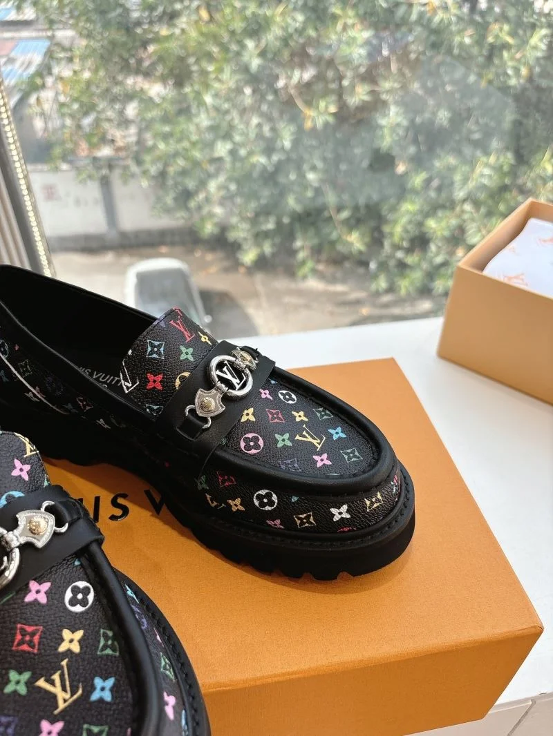 Louis Vuitton Low Shoes Flexible 31946