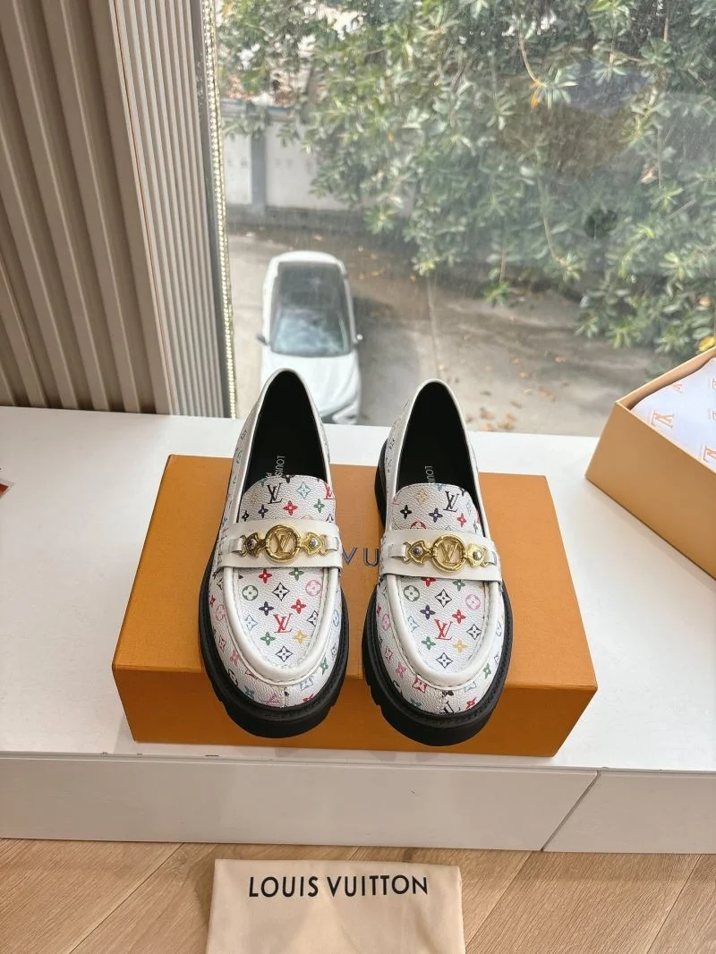 NewStyle Louis Vuitton Low Shoes 31947