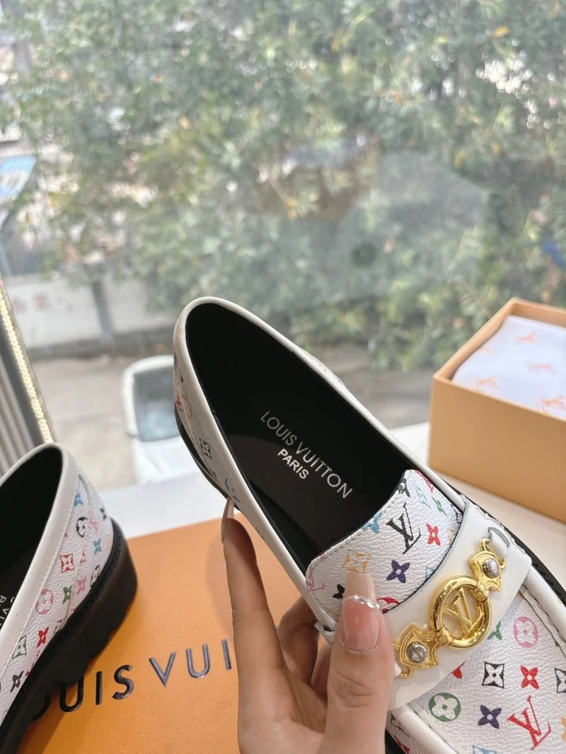 NewStyle Louis Vuitton Low Shoes 31947