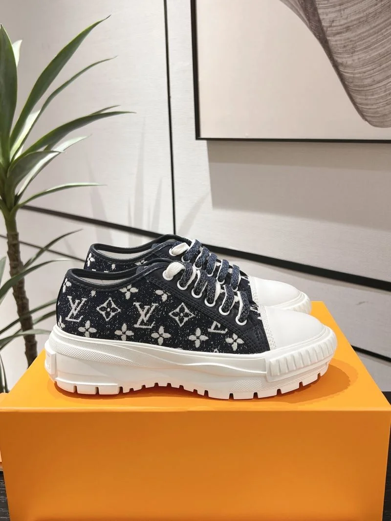 Refined Louis Vuitton Low Shoes 31960