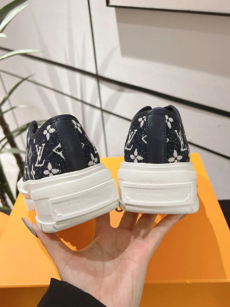 Refined Louis Vuitton Low Shoes 31960