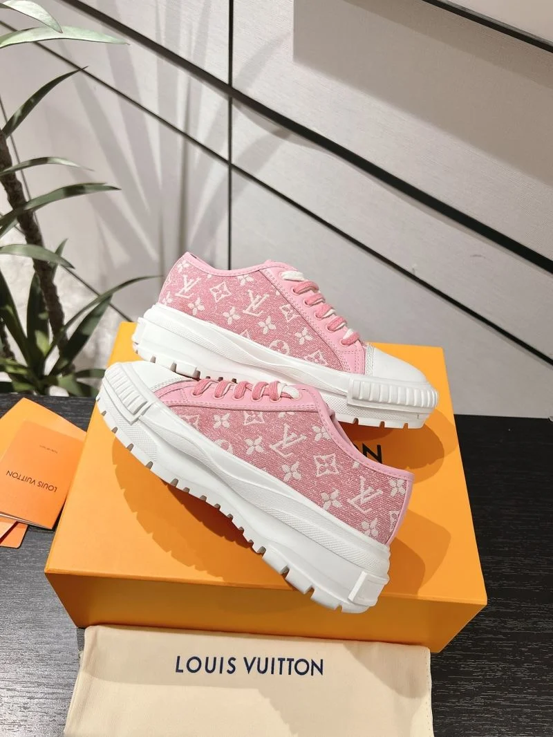 Classic Louis Vuitton Low Shoes 31956