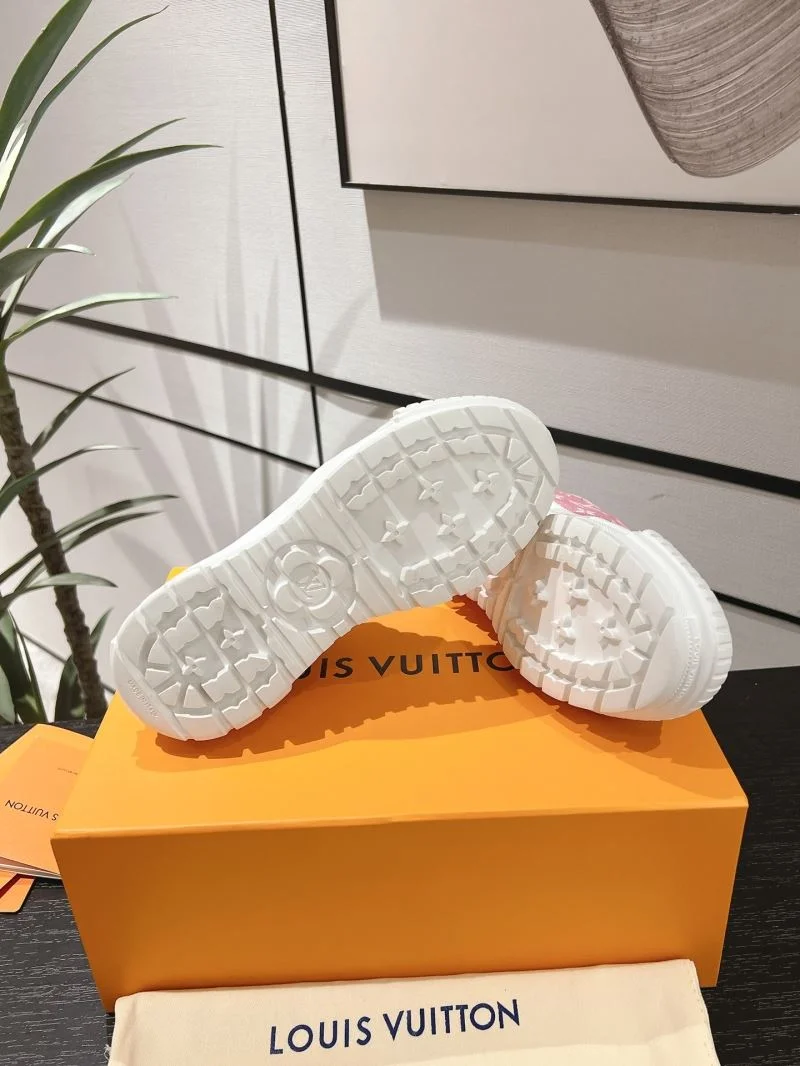 Classic Louis Vuitton Low Shoes 31956