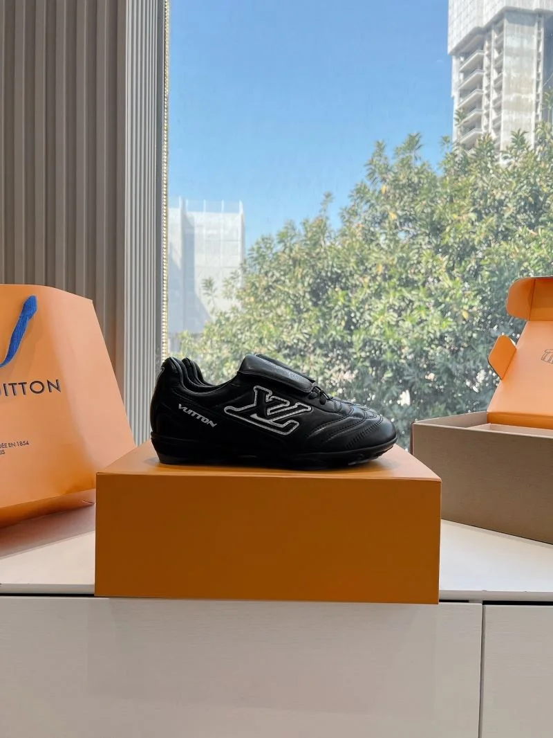 Louis Vuitton Low Shoes Classic 31931