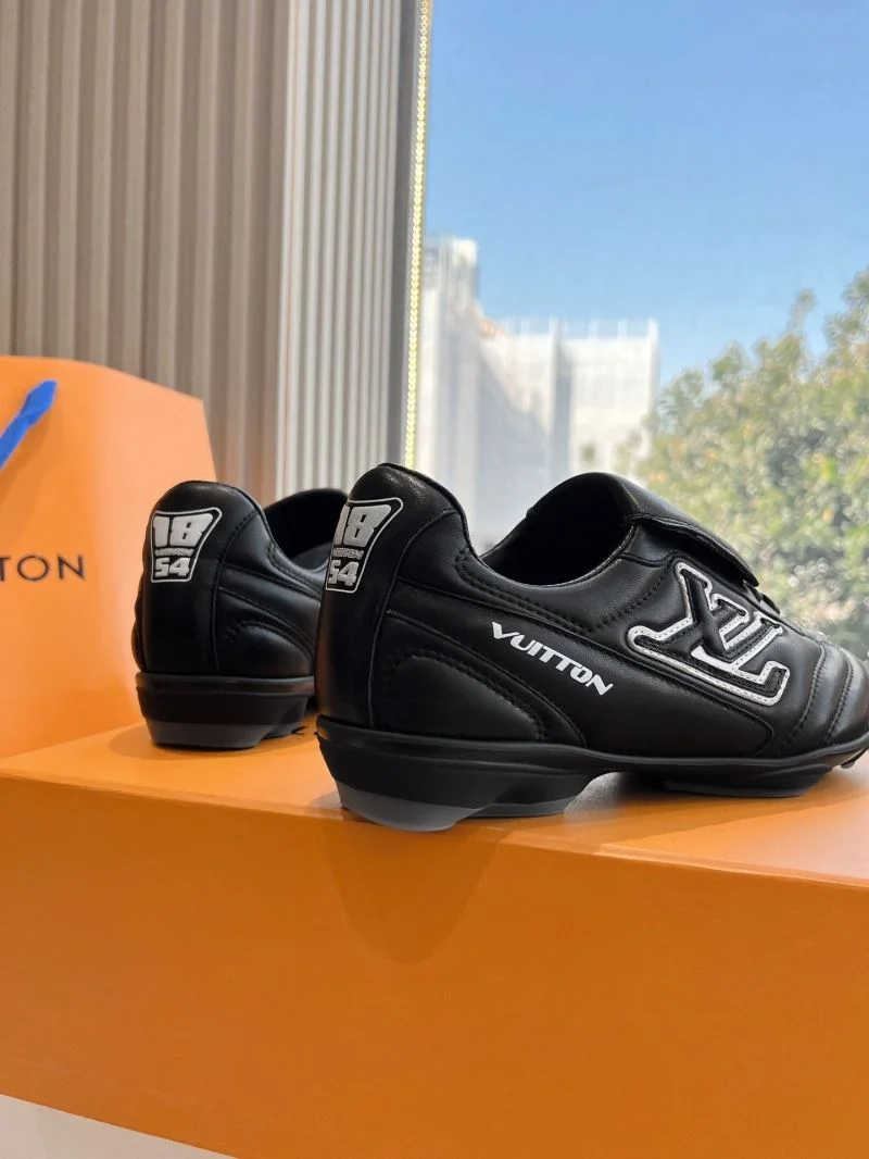 Louis Vuitton Low Shoes Classic 31931