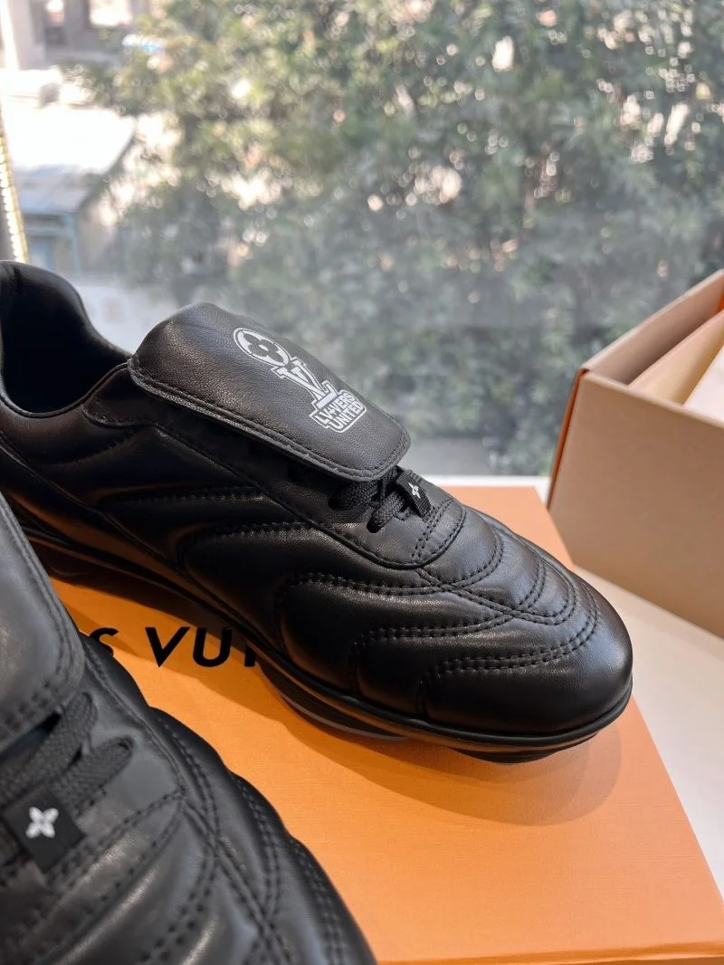 Louis Vuitton Low Shoes Classic 31931