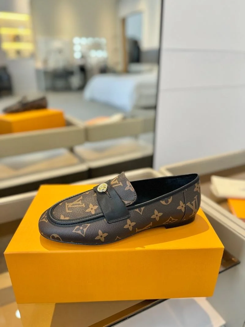 Louis Vuitton Low Shoes Reliable 31936