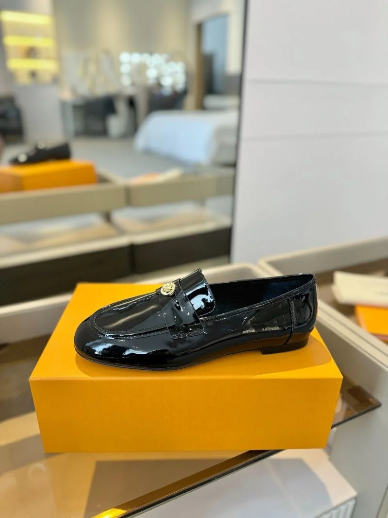 Vibrant Louis Vuitton Low Shoes 31930