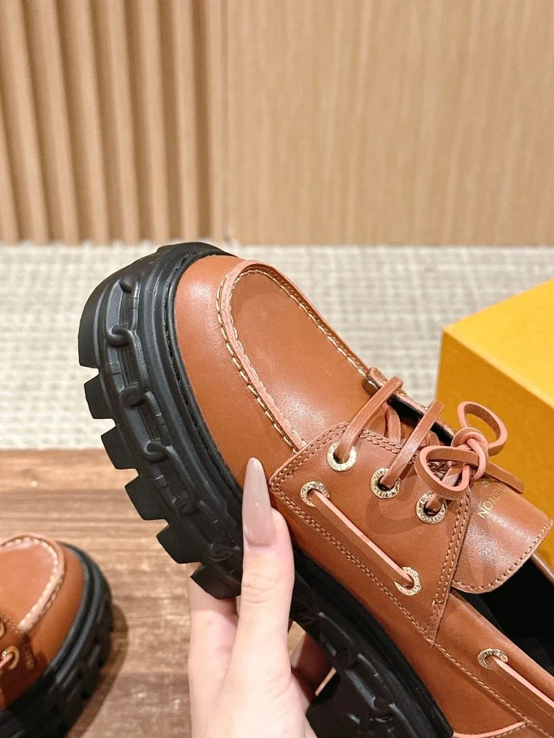 Louis Vuitton Low Shoes Popular 31935