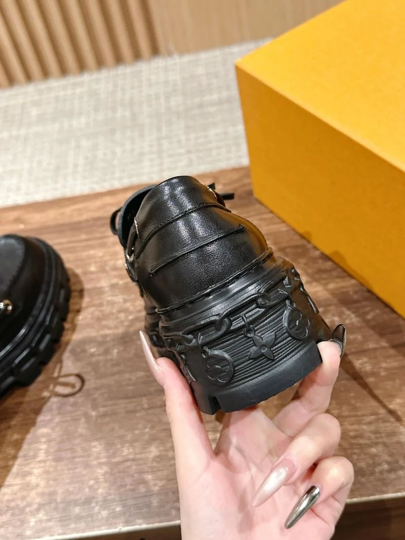 OdorResistant Louis Vuitton Low Shoes 31927