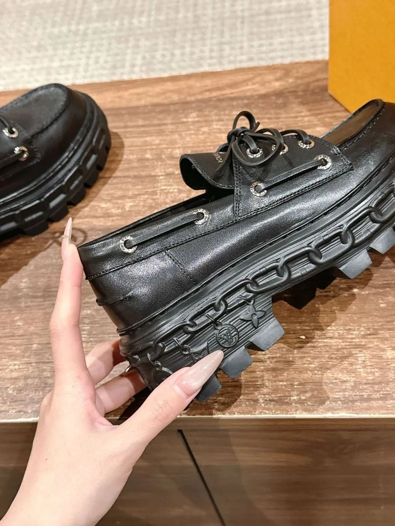 OdorResistant Louis Vuitton Low Shoes 31927