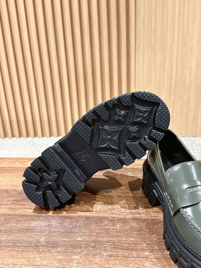 Vibrant Louis Vuitton Low Shoes 31934