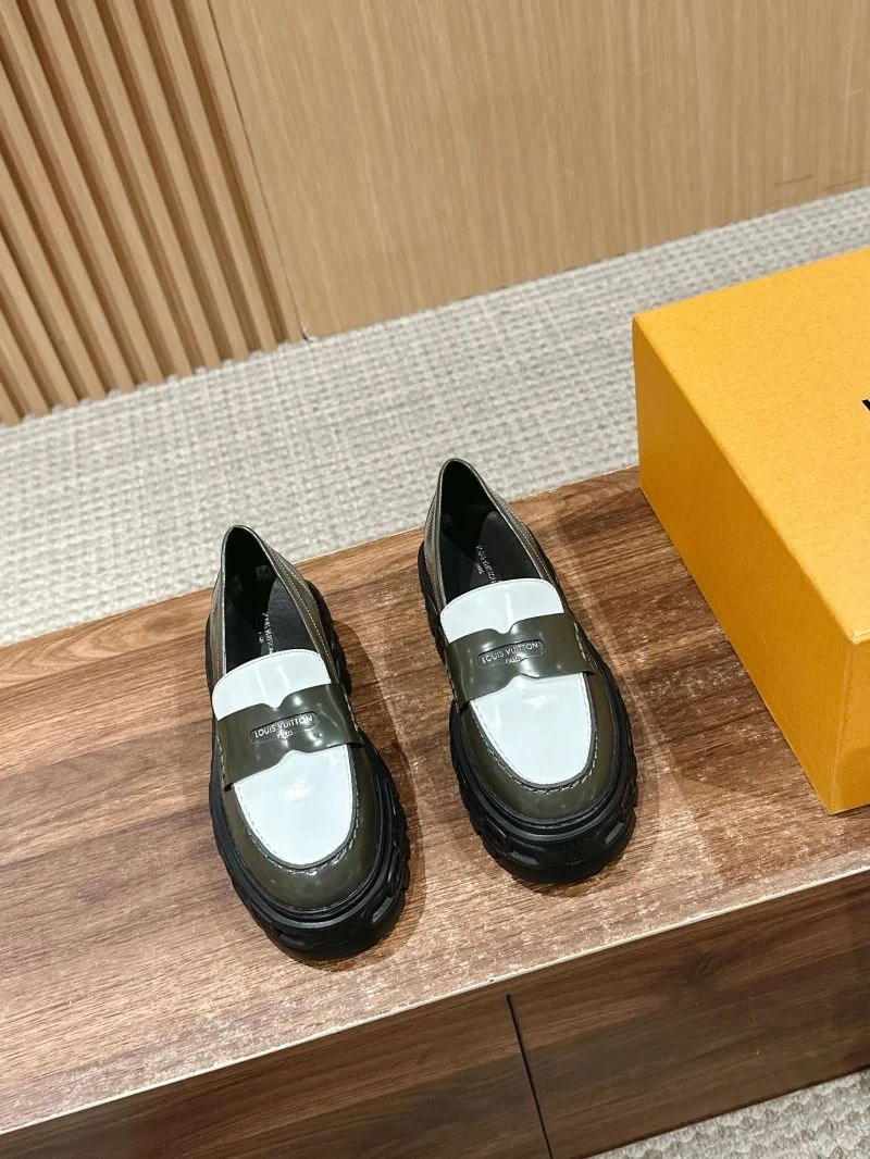 Louis Vuitton Low Shoes MoistureWicking 31926