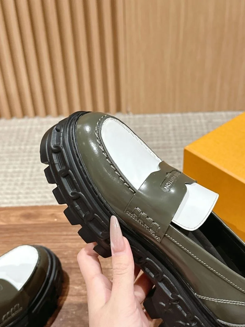 Louis Vuitton Low Shoes MoistureWicking 31926