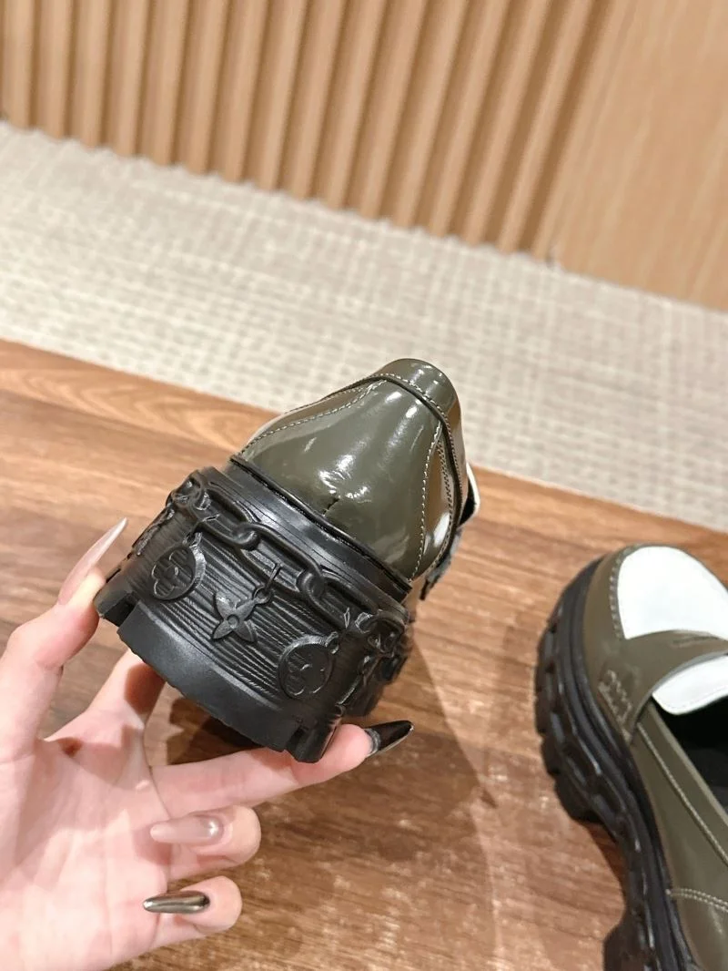 Louis Vuitton Low Shoes MoistureWicking 31926