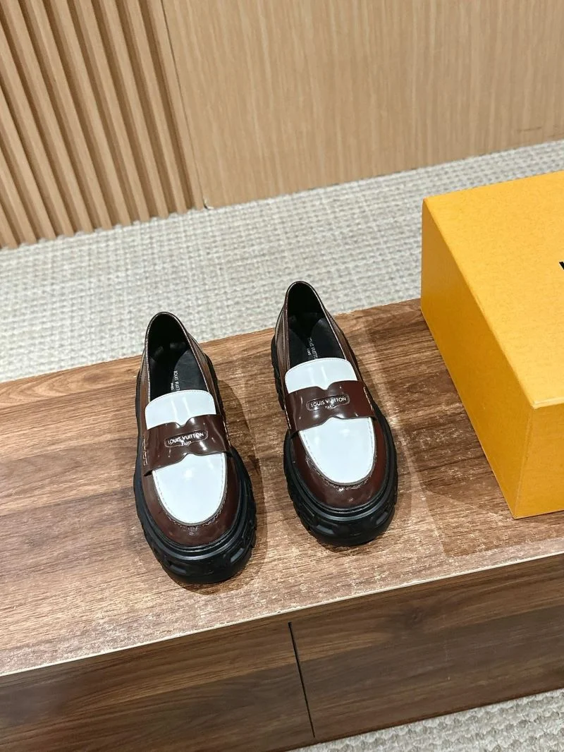 Louis Vuitton Low Shoes MultiPurpose 31924