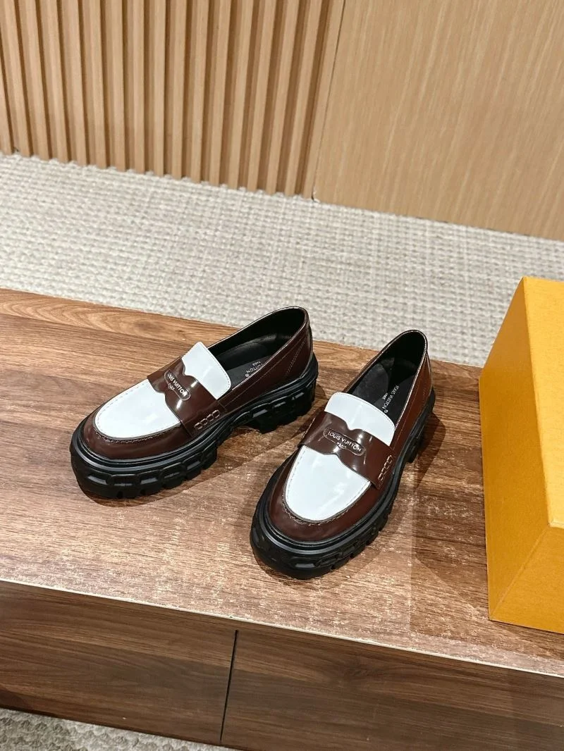 Louis Vuitton Low Shoes MultiPurpose 31924