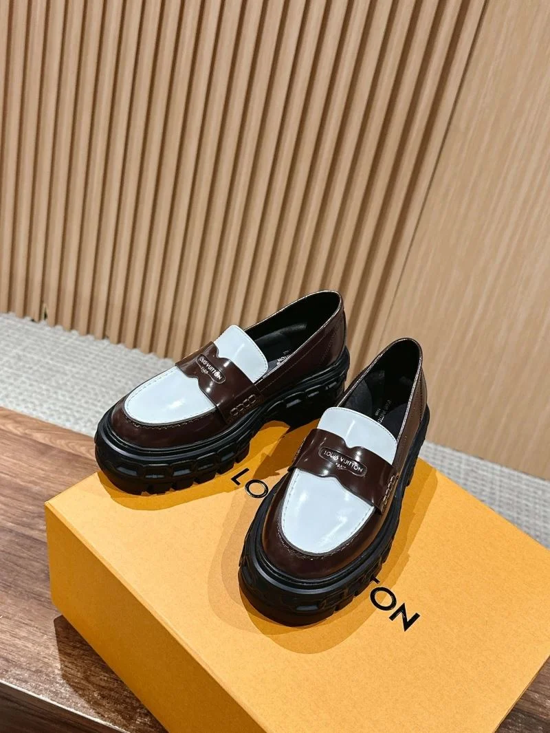 Louis Vuitton Low Shoes MultiPurpose 31924