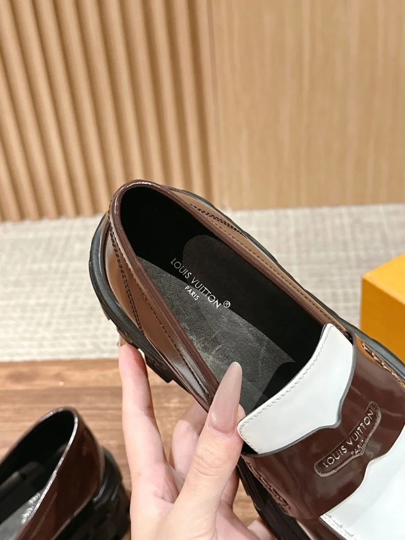 Louis Vuitton Low Shoes MultiPurpose 31924