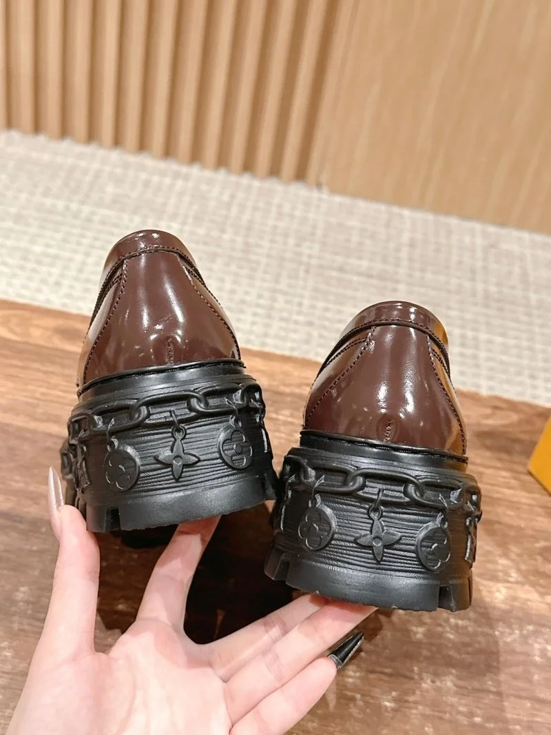 Louis Vuitton Low Shoes MultiPurpose 31924