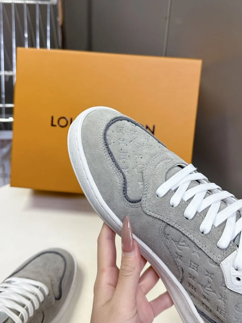 SmoothTexture Louis Vuitton Low Shoes 31919