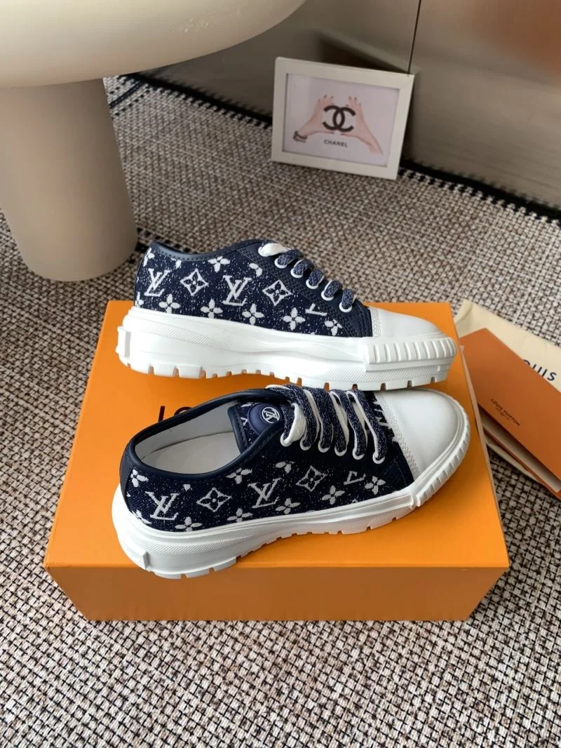 Timeless Louis Vuitton Low Shoes 31912