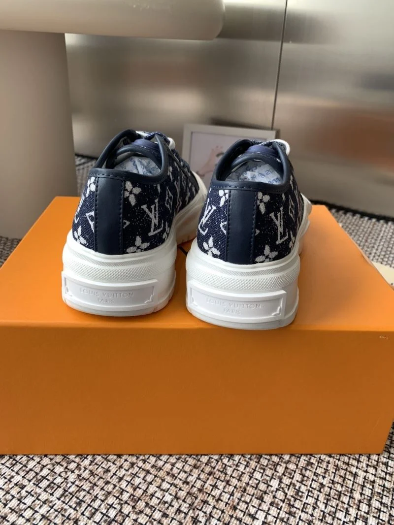 Timeless Louis Vuitton Low Shoes 31912