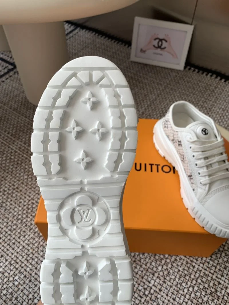 SoftTouch Louis Vuitton Low Shoes 31915