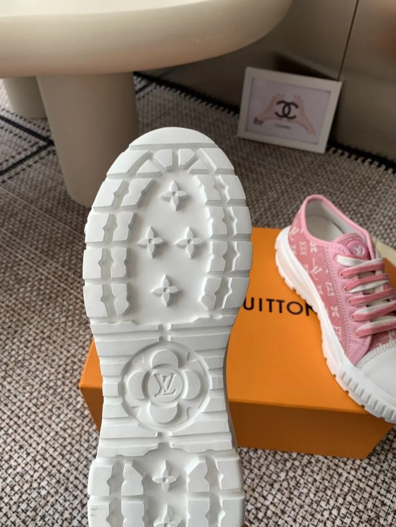Louis Vuitton Low Shoes Snug 31908
