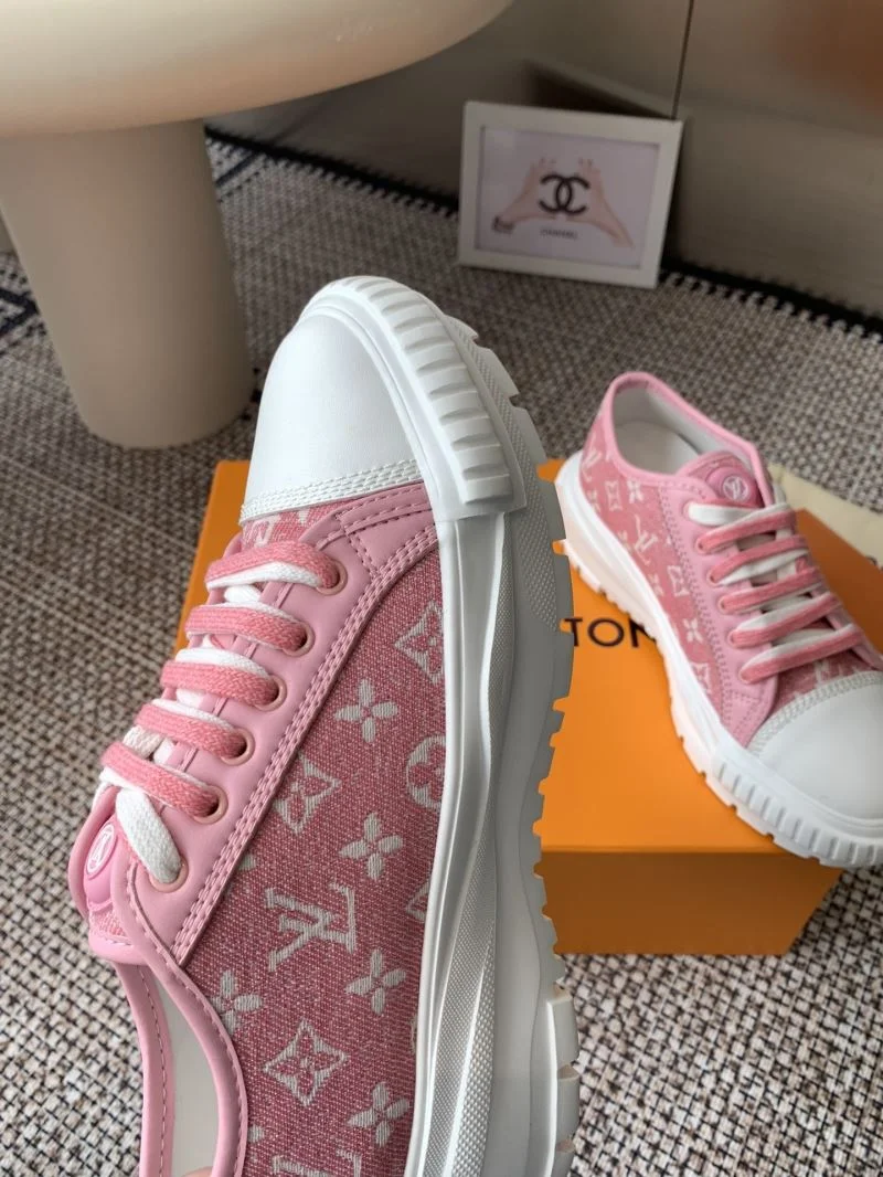 Louis Vuitton Low Shoes Snug 31908