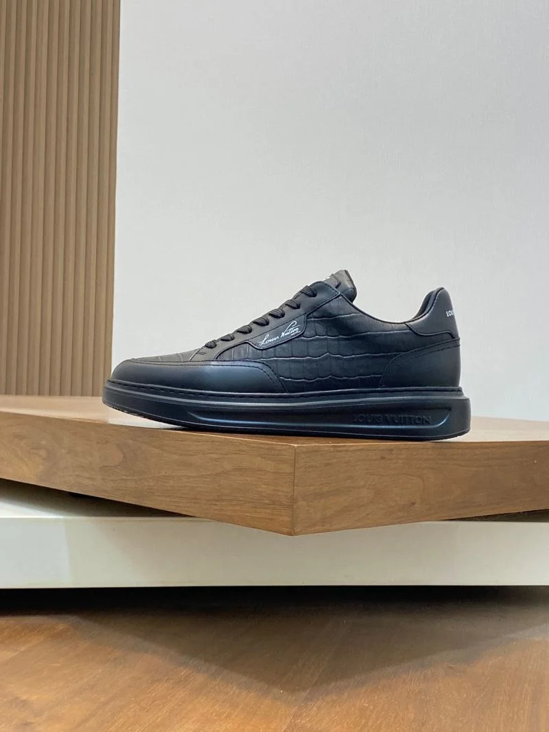 SmoothTexture Louis Vuitton Low Shoes 32960