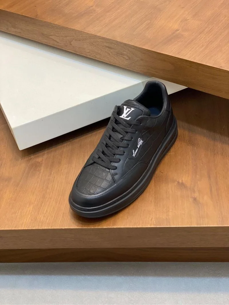 SmoothTexture Louis Vuitton Low Shoes 32960