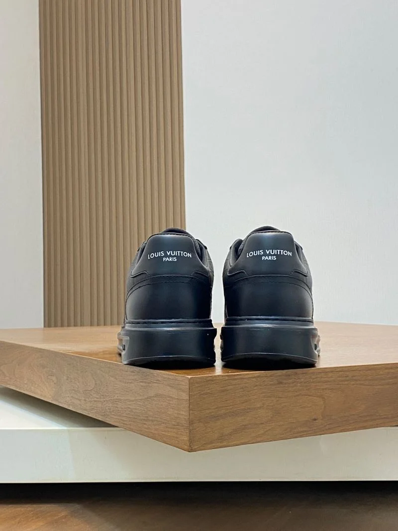 SmoothTexture Louis Vuitton Low Shoes 32960
