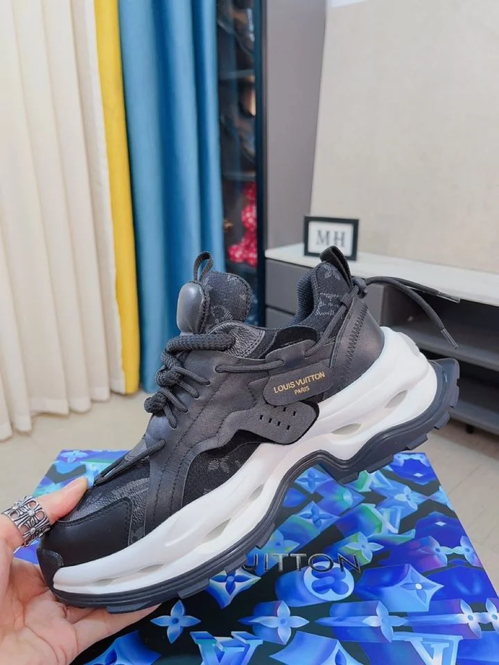 Louis Vuitton Low Shoes Popular 32950