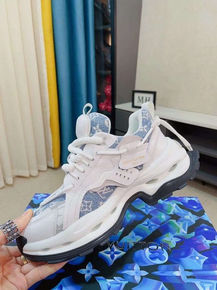EyeCatching Louis Vuitton Low Shoes 32956