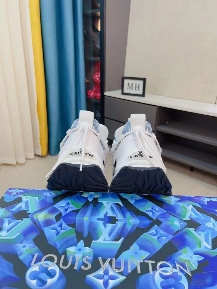 EyeCatching Louis Vuitton Low Shoes 32956