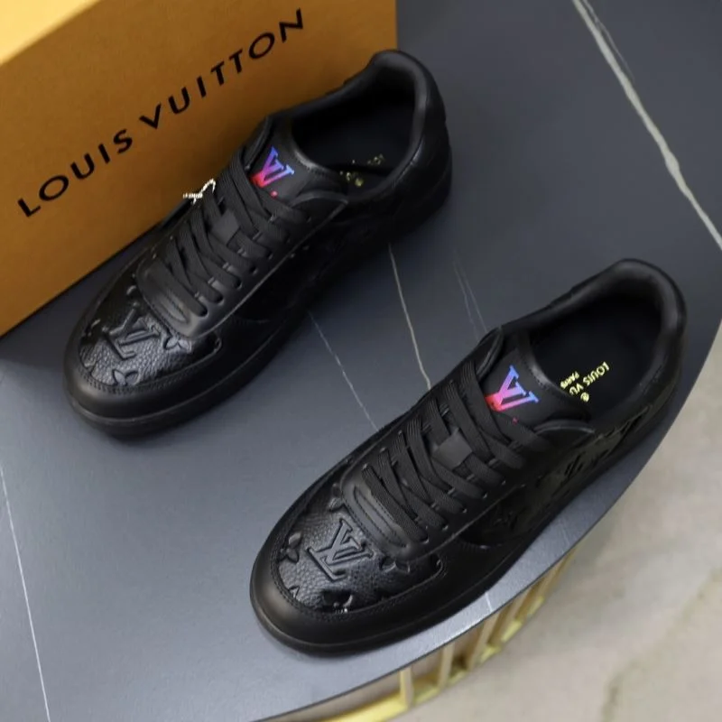Louis Vuitton Low Shoes WaterResistant 32942