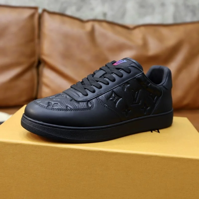 Louis Vuitton Low Shoes WaterResistant 32942
