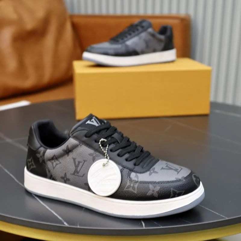 Durable Louis Vuitton Low Shoes 32947