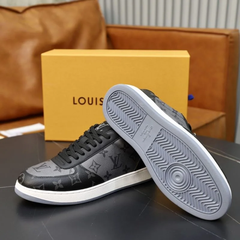 Durable Louis Vuitton Low Shoes 32947