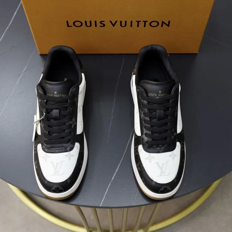 Chic Louis Vuitton Low Shoes 32946