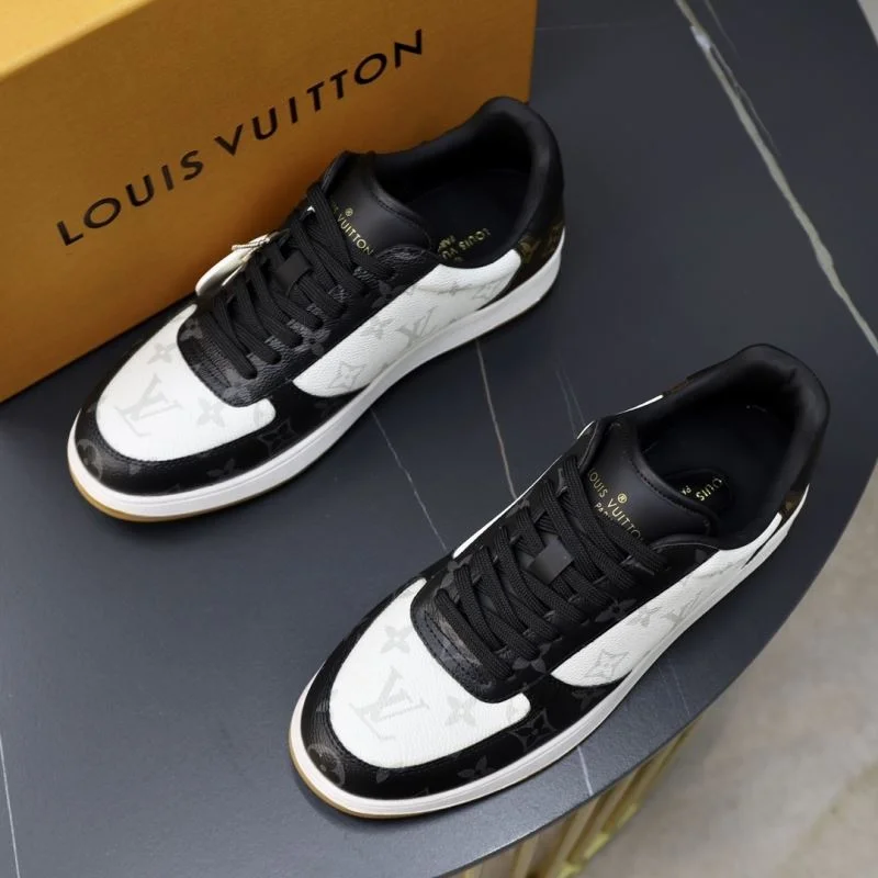 Chic Louis Vuitton Low Shoes 32946