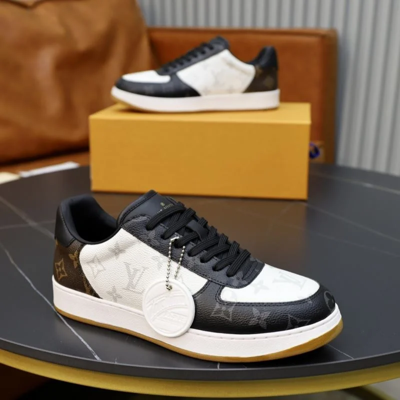 Chic Louis Vuitton Low Shoes 32946