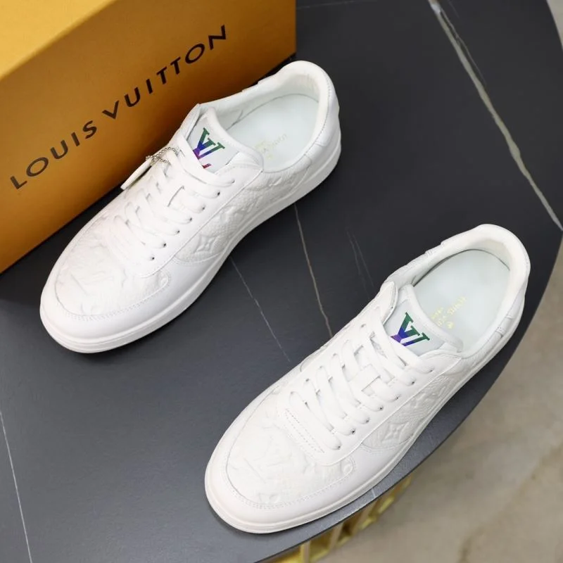 Louis Vuitton Low Shoes EyeCatching 32930